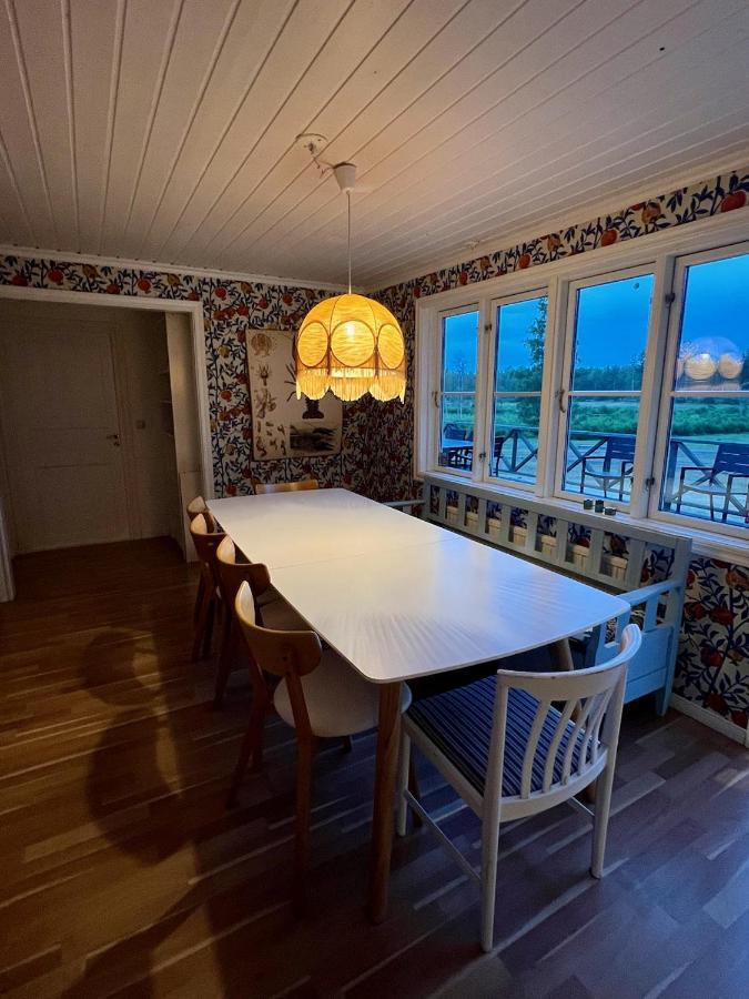 Idylliskt Hus Med Sjoeutsikt. Villa Östhammar Eksteriør billede