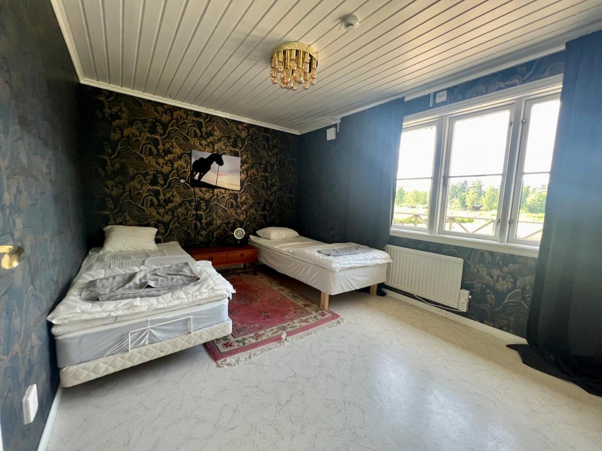 Idylliskt Hus Med Sjoeutsikt. Villa Östhammar Eksteriør billede