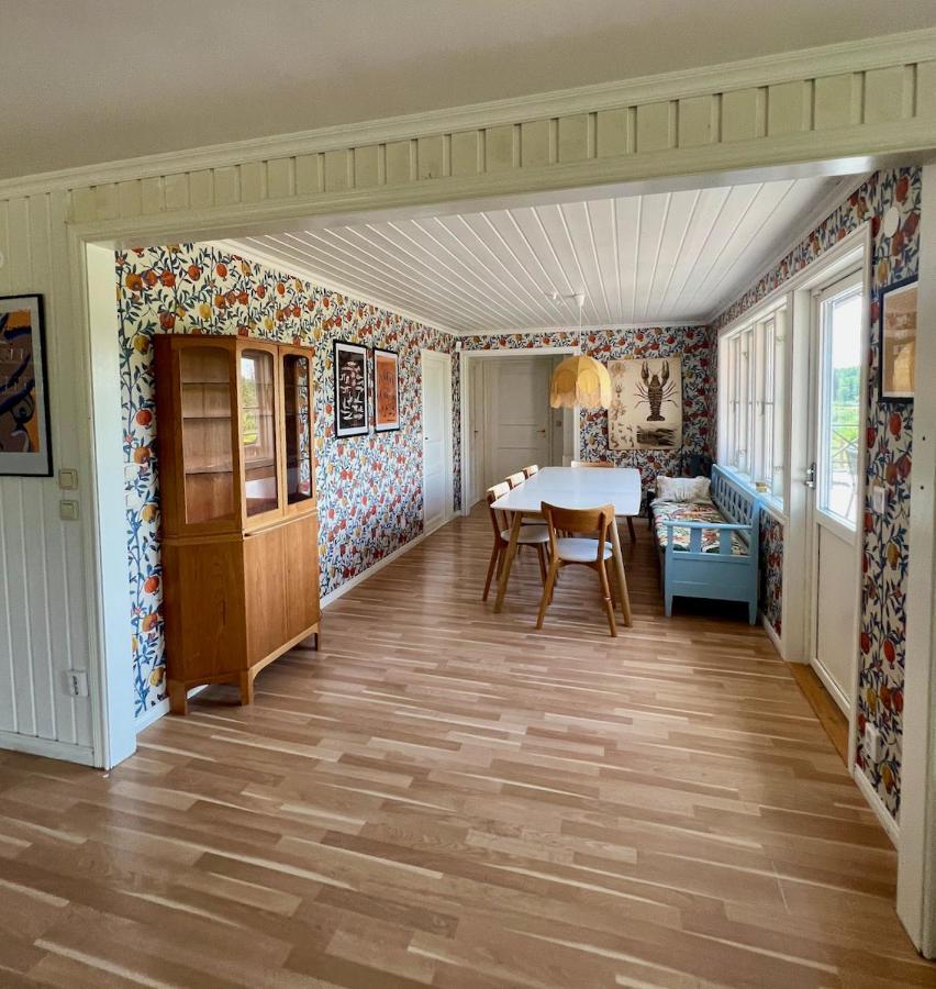 Idylliskt Hus Med Sjoeutsikt. Villa Östhammar Eksteriør billede