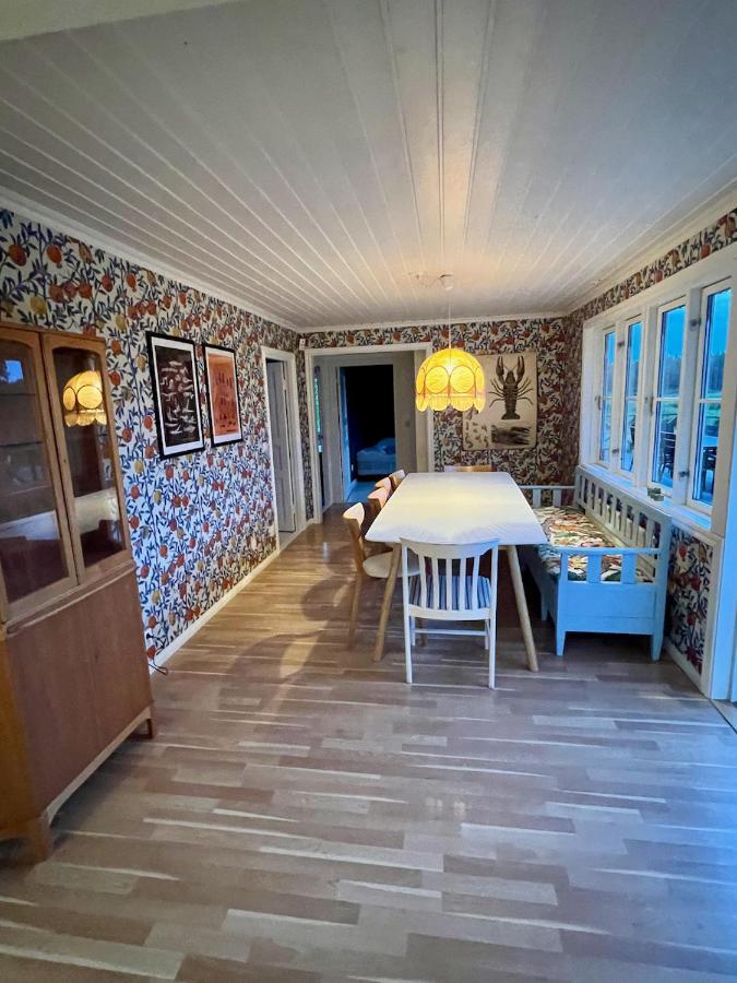 Idylliskt Hus Med Sjoeutsikt. Villa Östhammar Eksteriør billede