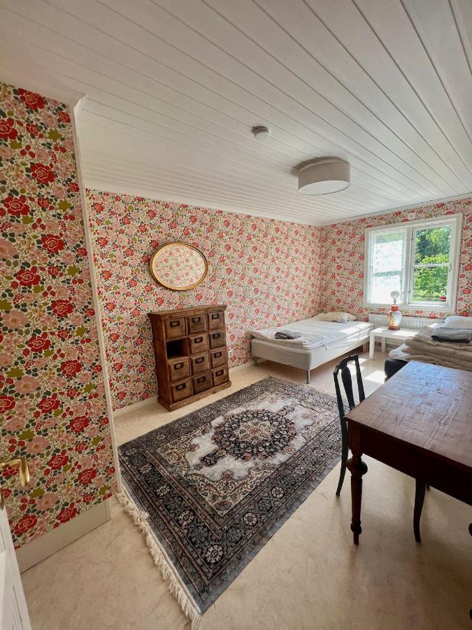 Idylliskt Hus Med Sjoeutsikt. Villa Östhammar Eksteriør billede