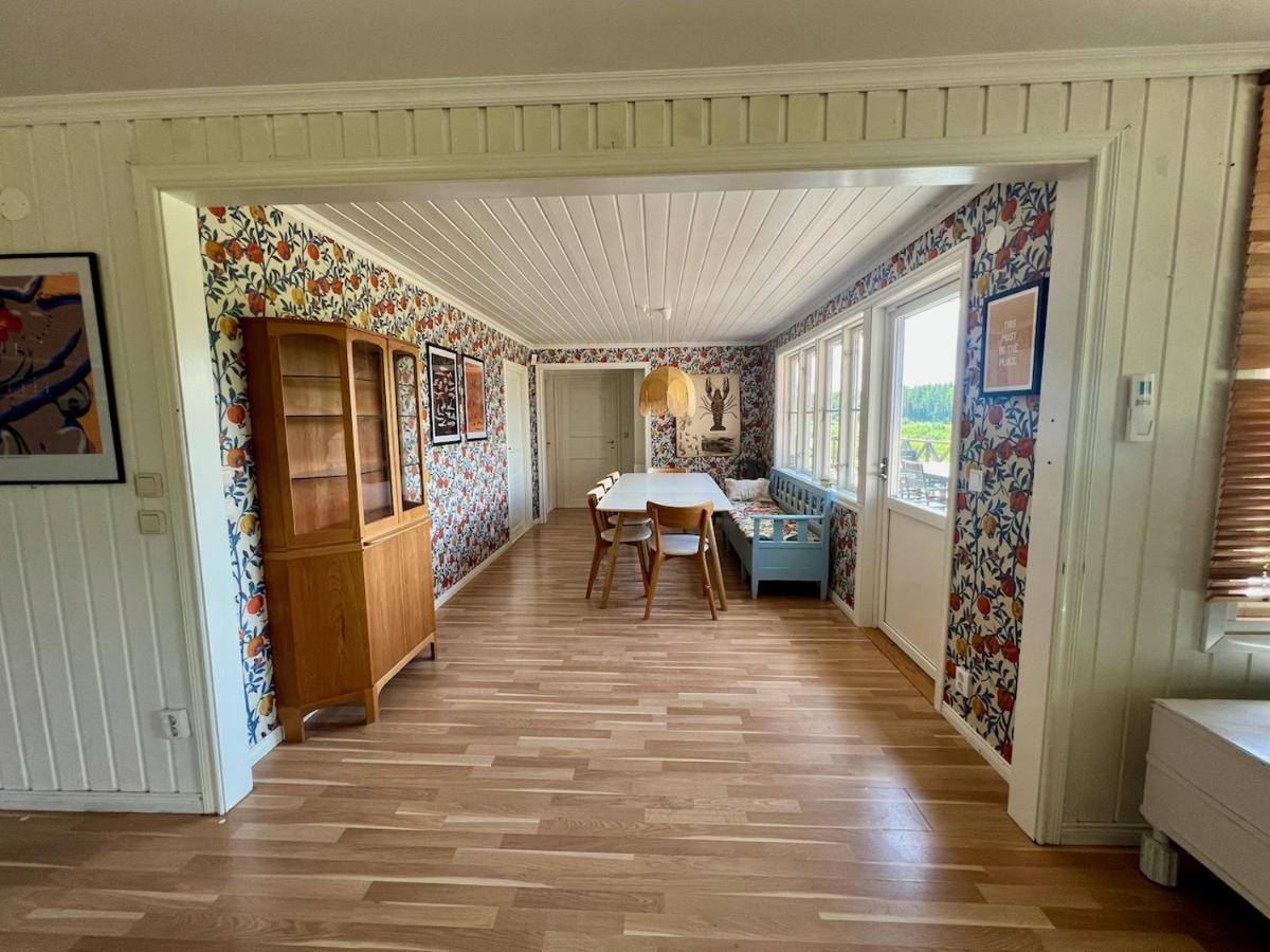 Idylliskt Hus Med Sjoeutsikt. Villa Östhammar Eksteriør billede