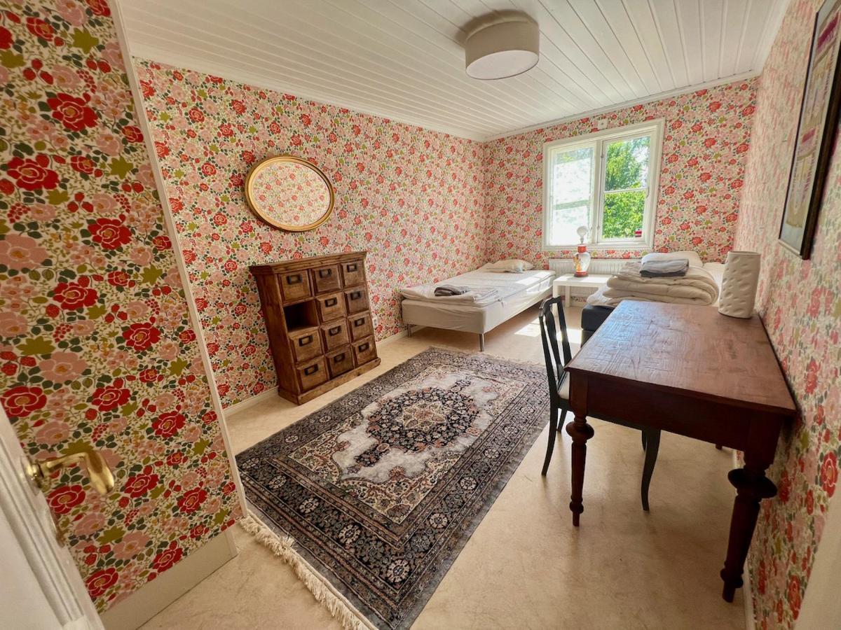 Idylliskt Hus Med Sjoeutsikt. Villa Östhammar Eksteriør billede